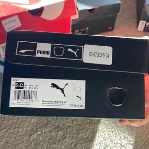 Size: 5 1/2 in women condition: only wore 2 times , price: Willing to Negotiate.